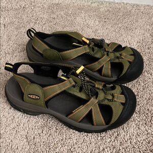 KEEN Venice H2 waterproof sport sandals women’s size 8 green close toe hiking